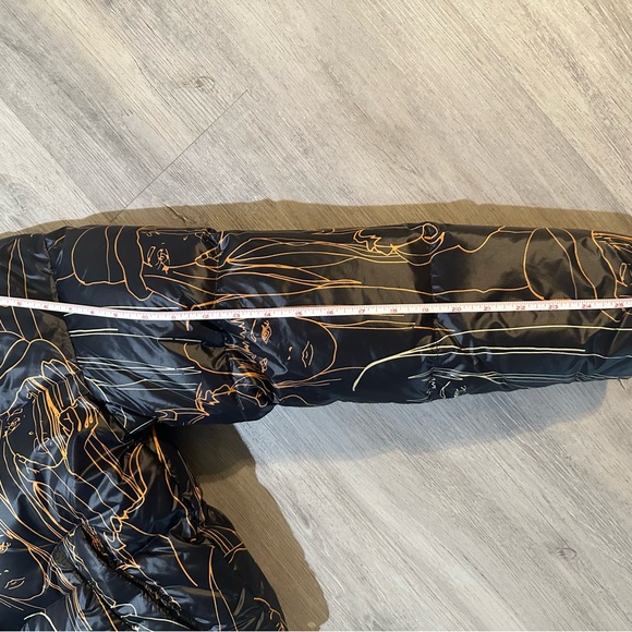 SOSKEN STUDIOS MARISA MINIGUCCI PORTRAIT PRINT DOWN PUFFER JACKET - Picture 3 of 15